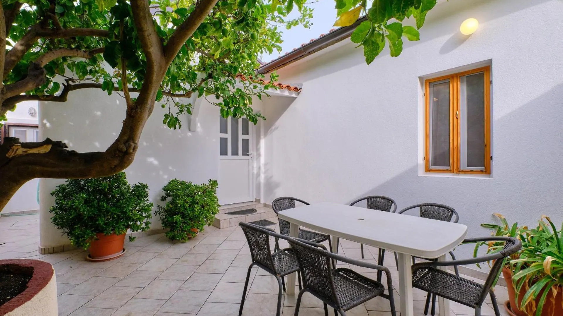Apartments Antonella Veli Lošinj 0*,